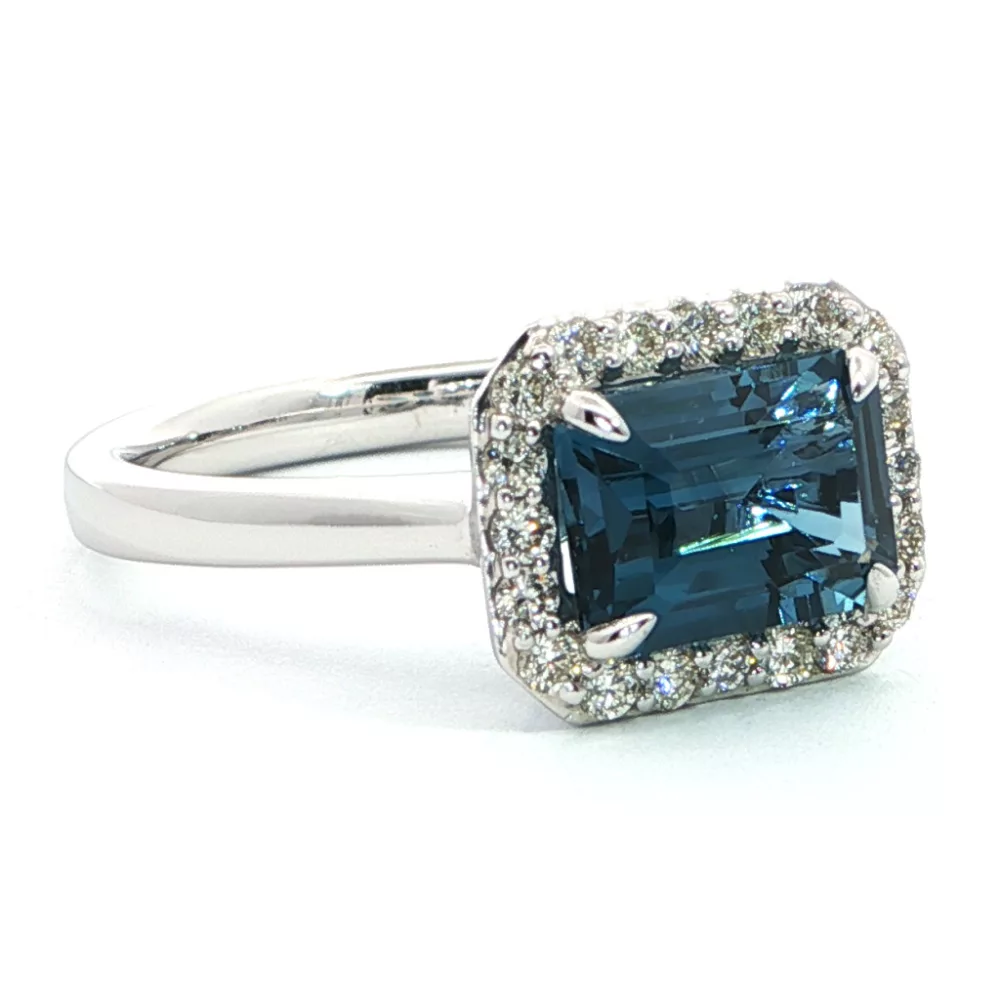 White Gold Topaz Ring