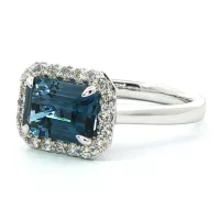 White Gold Topaz Ring